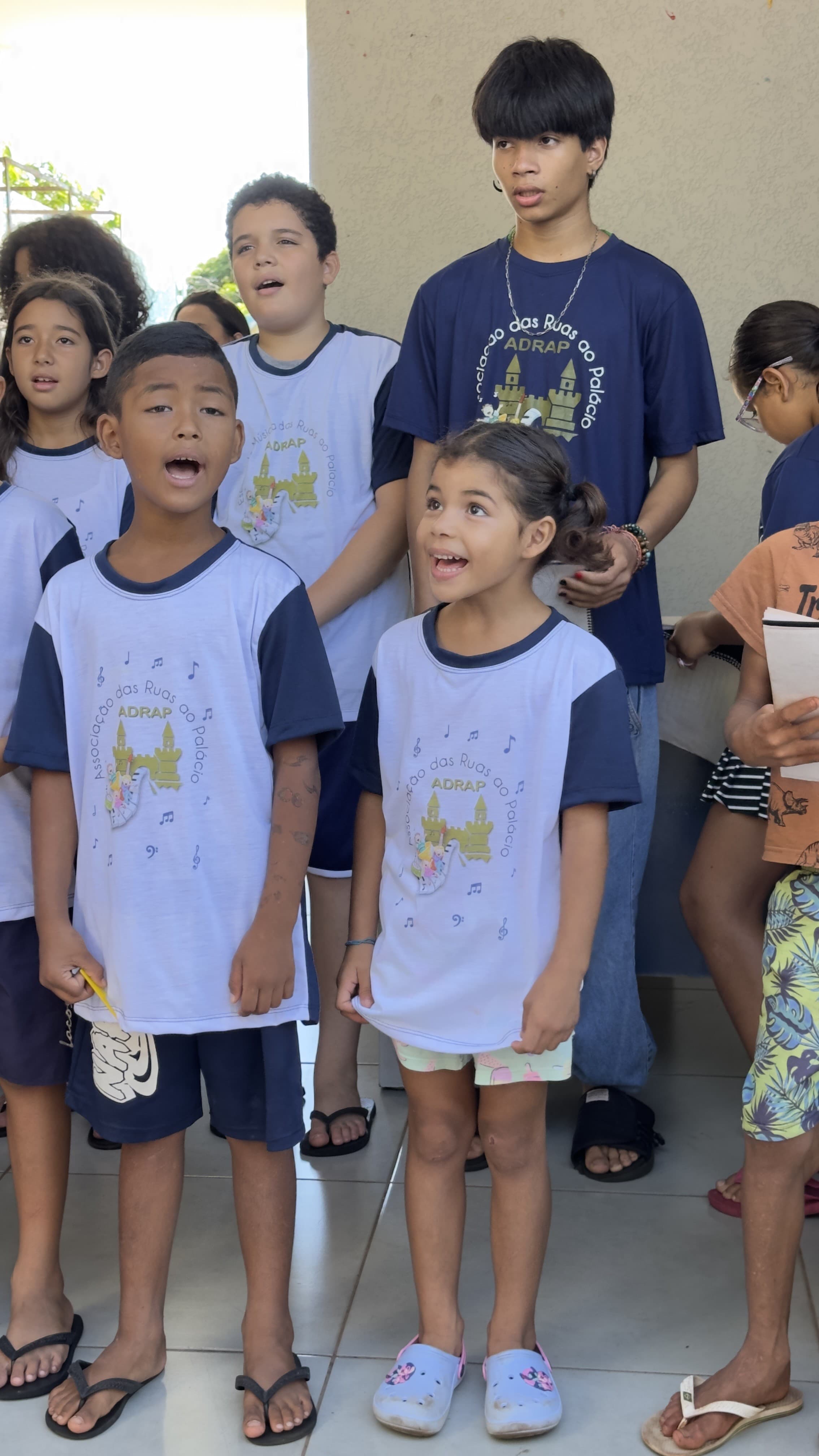 Alunos paticipando da pascoa solidaria