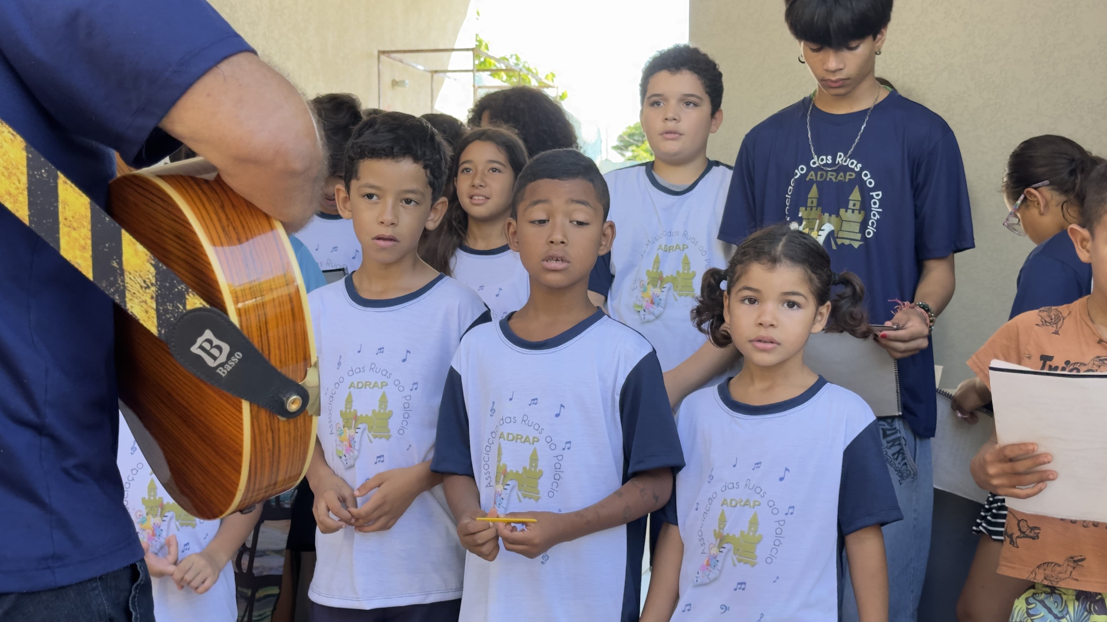 Alunos paticipando da pascoa solidaria